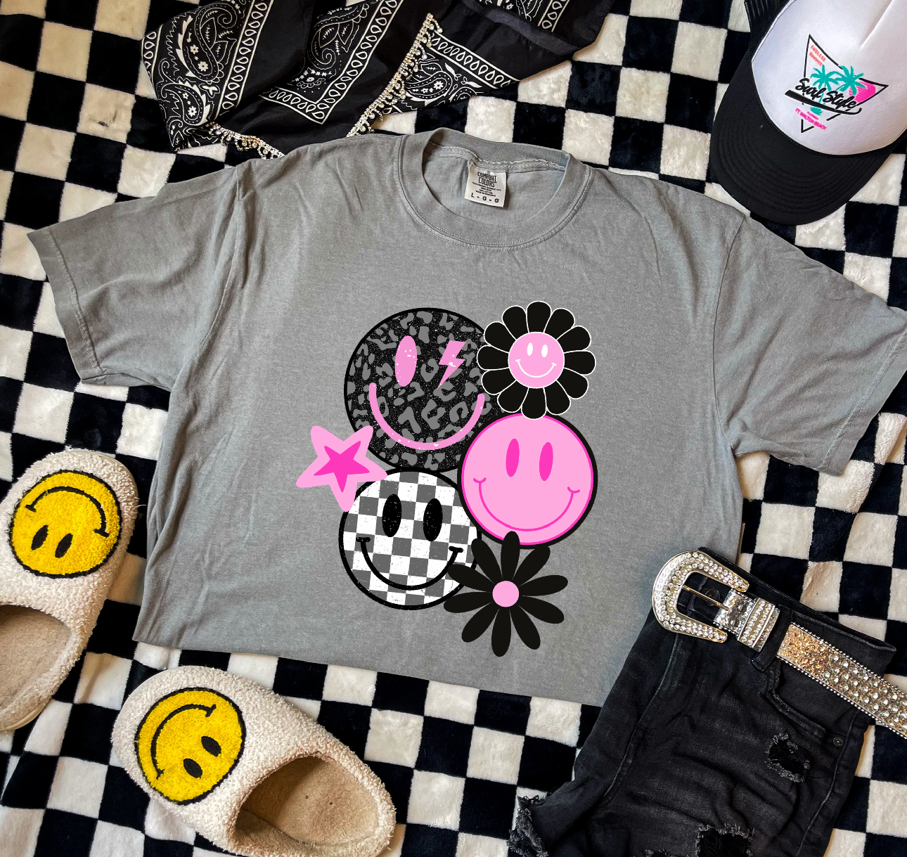 Pink smiley -children